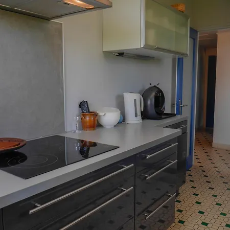 Maison De Famille Sur La Cote Sauvage - Fr-1-418-204 *